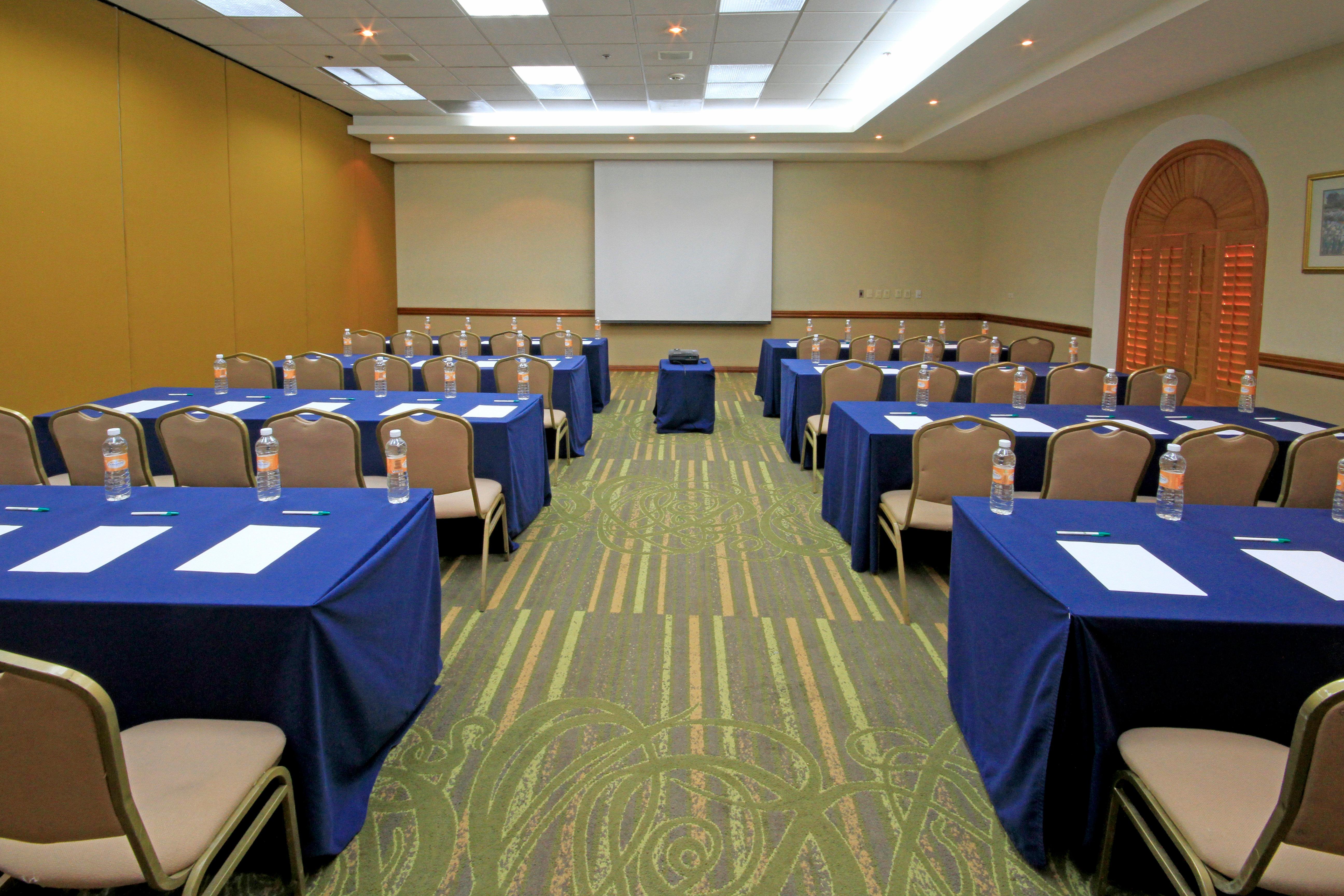 Holiday Inn Monclova By Ihg Ngoại thất bức ảnh