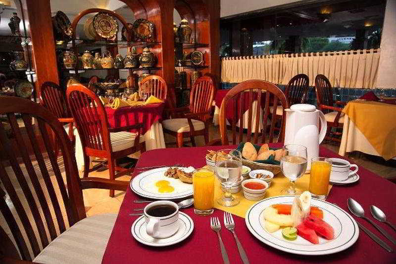Holiday Inn Monclova By Ihg Ngoại thất bức ảnh