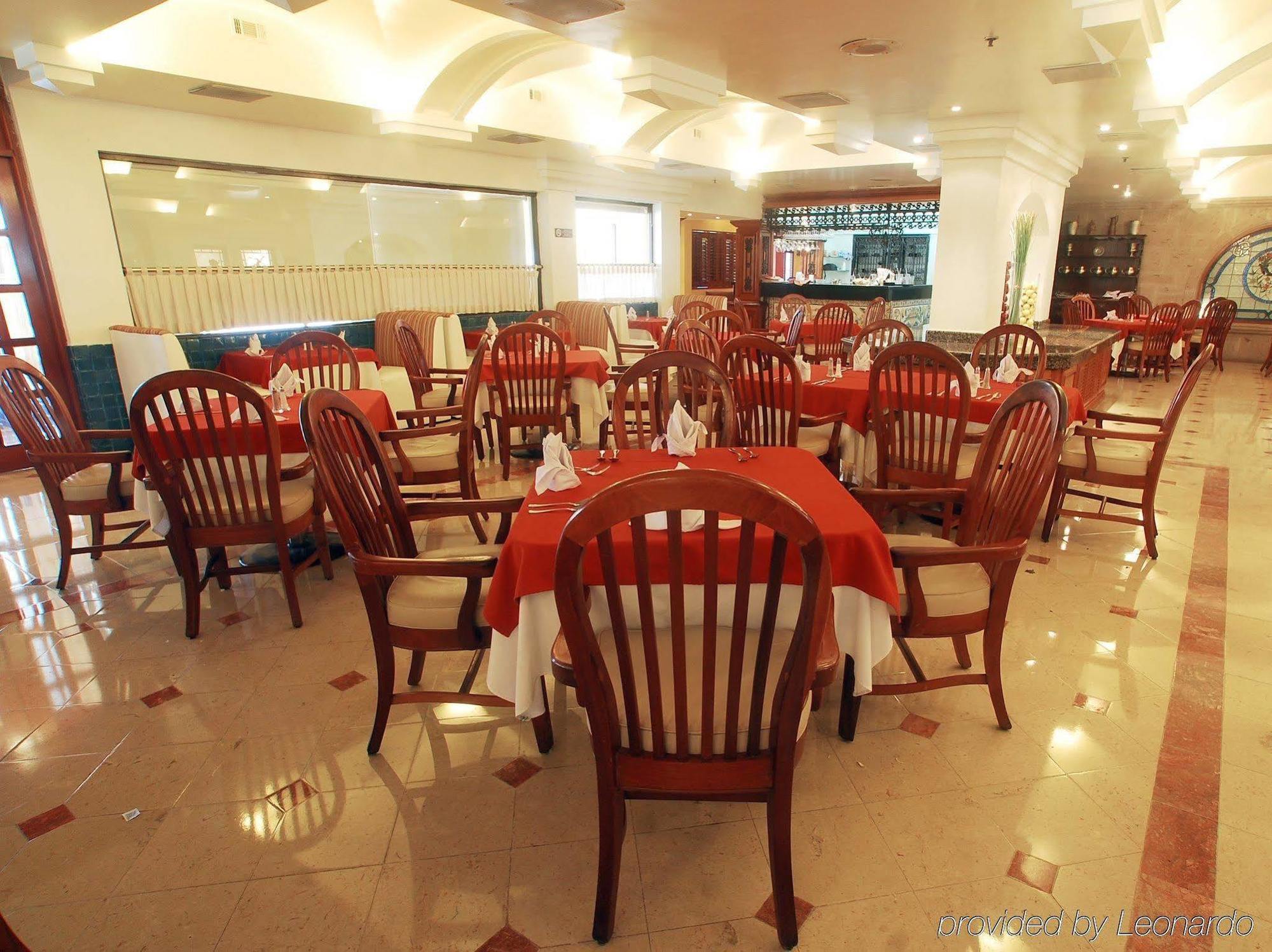 Holiday Inn Monclova By Ihg Ngoại thất bức ảnh